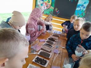 Zajęcia pod wiatą ekologiczną