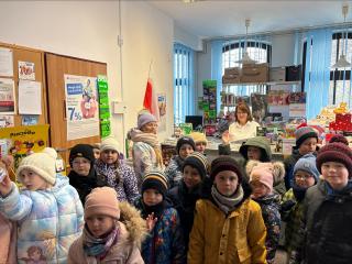 Klasa 1b na poczcie – listy do Świętego Mikołaja